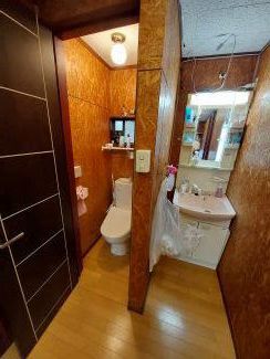 2階トイレと洗面台