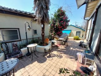 ヒルハウス2の広々とした庭